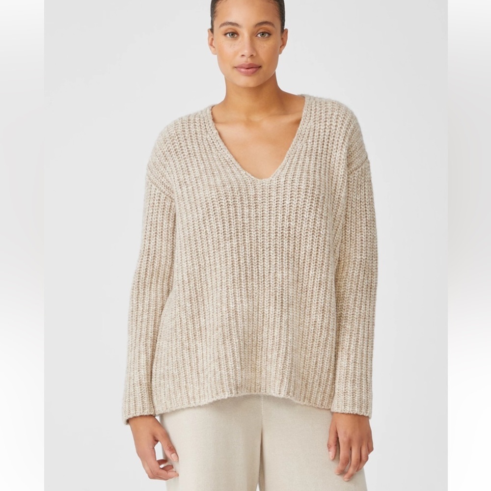 Eileen Fisher-XS-Tan-V-neck,wool Alpaca blend, boxy, fit, oversized,L/S, sweater